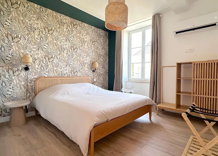 Le 14-16 Сasa de vacaciones Lussac-les-Châteaux